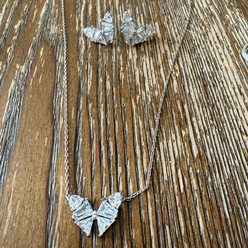 Kendra Scott Blair earrings and necklace set